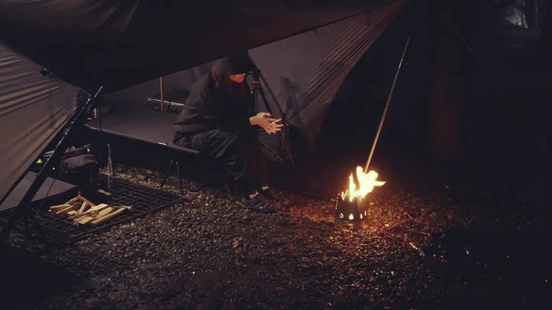 雨天機車露營／帳篷差點被吹走