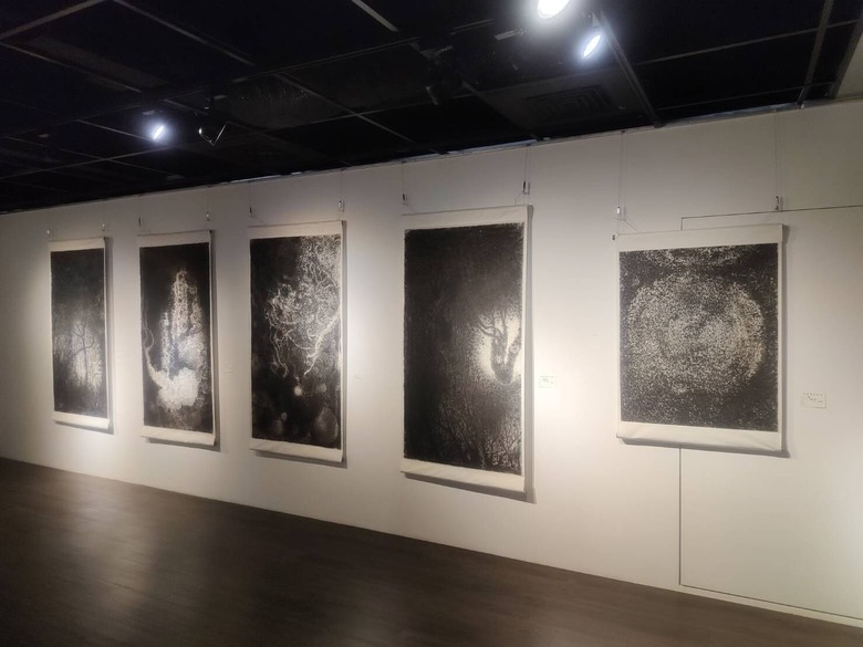 展現黑之美！ 竹市文化藝廊水墨創作「黑中黑－蘇敏創作展」開展