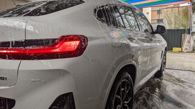 [開箱，建築師詳解 ] BMW X4 30i M sport - 外型帥氣，內在細膩的歐系跑旅