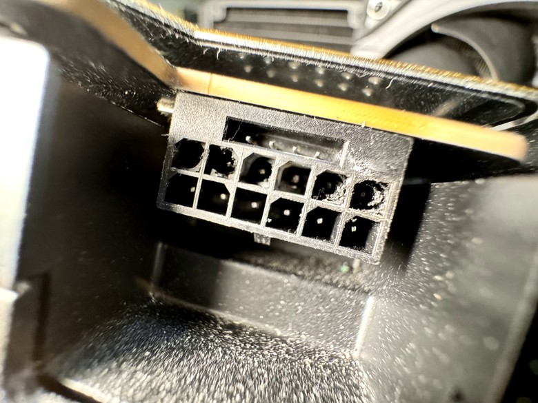 點我看大圖 換我遇到 MSI Suprim Liquid X 4090接頭燒毀(持續更新)