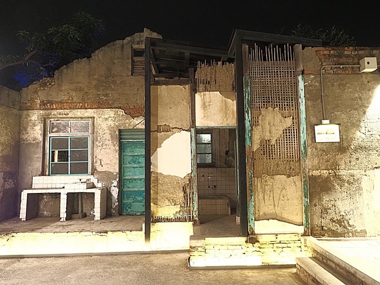 臺灣鳳梨工場、蚵仔寮漁市場、愛琴海岸海景渡假農場、橋頭糖廠、明寧靖王墓,外掛位在屏東的勝利星村V.I.P Zone — 2024年【小惡魔金龍踏春】春節假期遊程之一