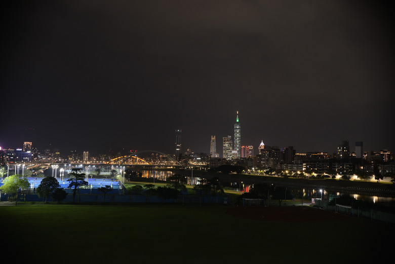tokina 35 2.8