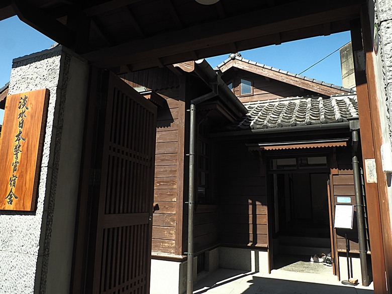 【小惡魔金龍踏春】鄞山寺(汀州會館)、龍山寺、清水巖、福佑宮、重建街、日本警官宿舍、滬尾小學校禮堂，附掛真理街阿給 — 淡水古蹟一日行旅 上半場