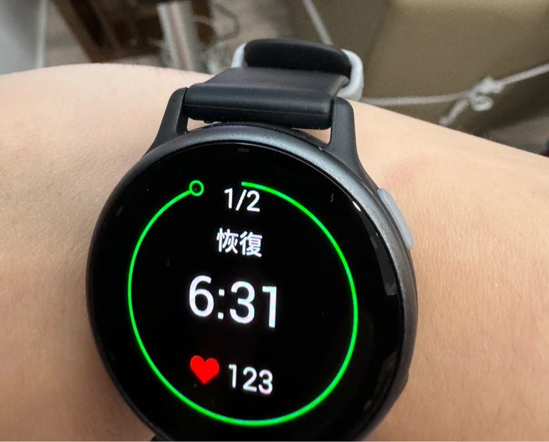 【小惡魔金龍踏春】買給老婆的生日 & 情人節禮物 - Garmin vivoactive 5 腕錶開箱