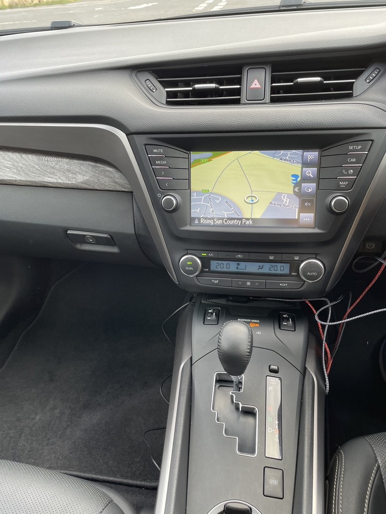 德法車之後,終究回到了豐田社長的五指山,這是曾經征戰BTCC 的 Avensis -- part 2 蘇格蘭高地長征