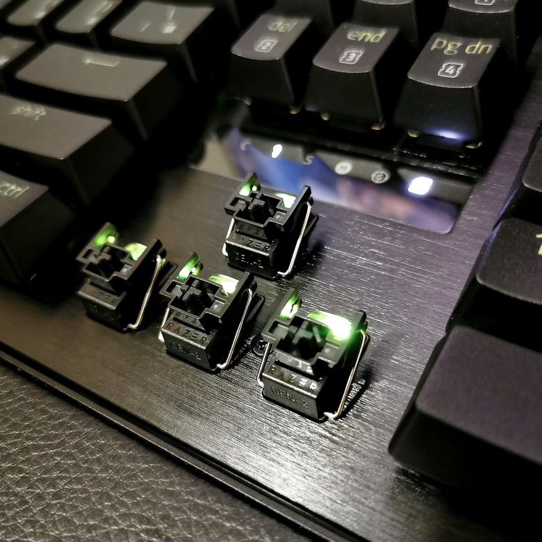 Razer Huntsman V3 Pro - 可調鍵程、快速觸發、讓您成為專業玩家