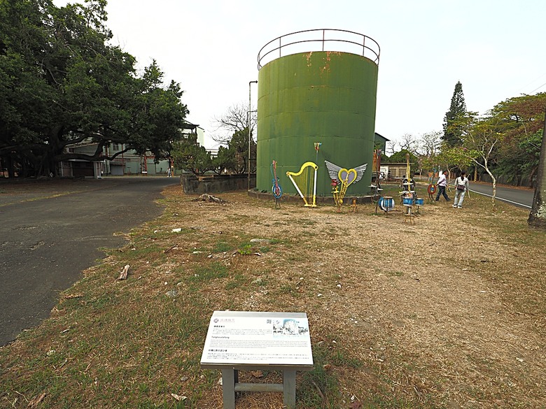 臺灣鳳梨工場、蚵仔寮漁市場、愛琴海岸海景渡假農場、橋頭糖廠、明寧靖王墓,外掛位在屏東的勝利星村V.I.P Zone — 2024年【小惡魔金龍踏春】春節假期遊程之一