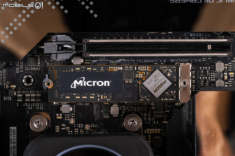 美光 Micron 3500 SSD 固態硬碟開箱實測 以專業加速設計提供更高主機/筆電效能提升