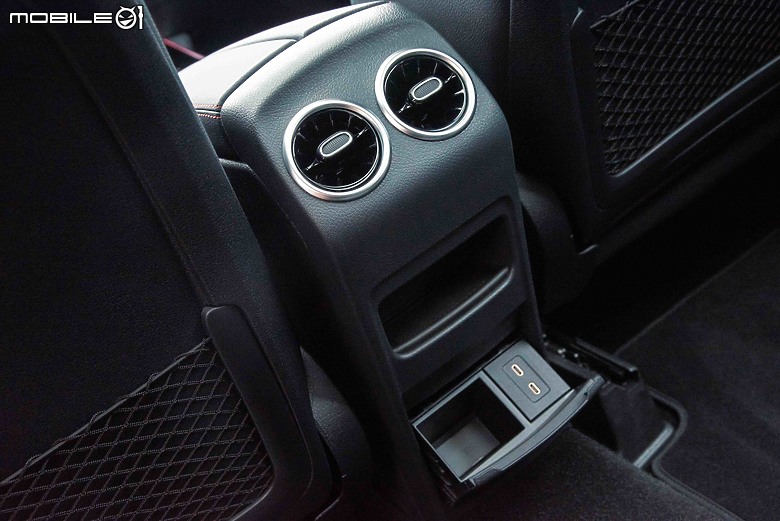 Mercedes-Benz 小改款 GLB 200 試駕｜科技、動力再優化，空間機能仍表現強勢！