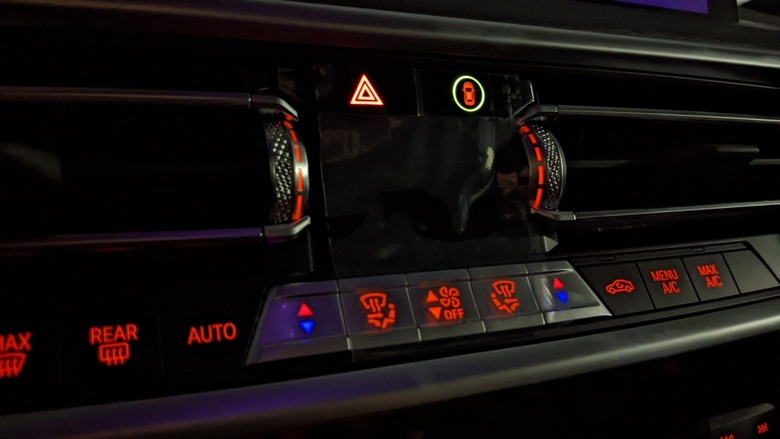 [開箱，建築師詳解 ] BMW X4 30i M sport - 外型帥氣，內在細膩的歐系跑旅