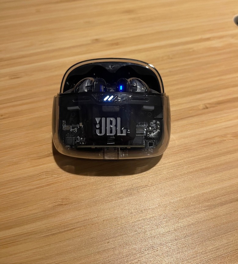 滿滿的科技感-JBL TUNE BEAM GHOST