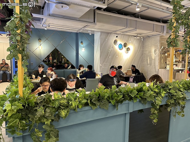 點我看大圖 【小惡魔金龍踏春】城市漫步健行:華山文創園區與三創一日遊