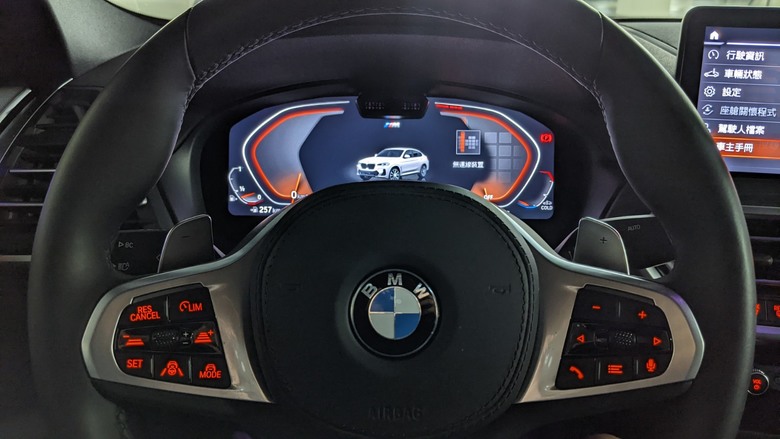 [開箱，建築師詳解 ] BMW X4 30i M sport - 外型帥氣，內在細膩的歐系跑旅