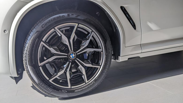 [開箱，建築師詳解 ] BMW X4 30i M sport - 外型帥氣，內在細膩的歐系跑旅
