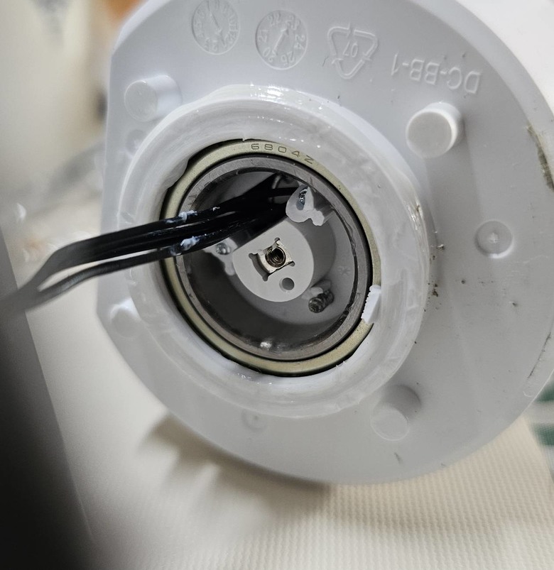 DCS-8635LH 旋轉軸部位斷裂