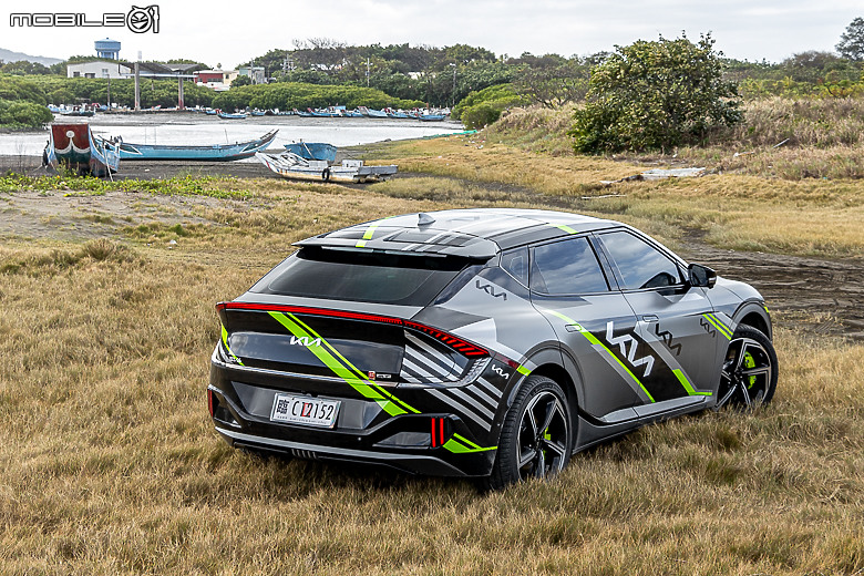 【影音試駕】Kia EV6 GT,能上國道下賽道,只差不能炸隧道!