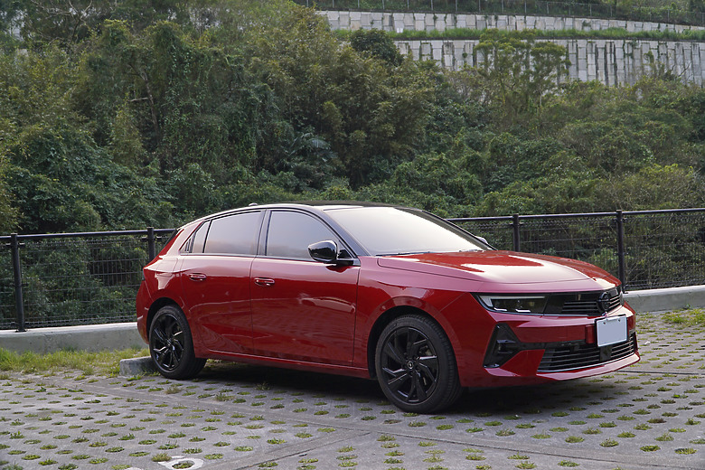 點我看大圖 2023 Opel Astra GS潮流版開箱