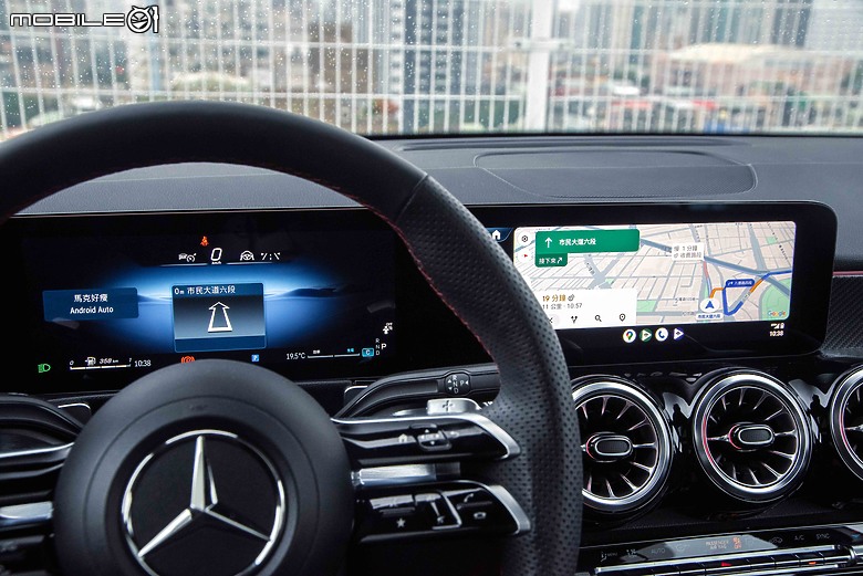 Mercedes-Benz 小改款 GLB 200 試駕｜科技、動力再優化，空間機能仍表現強勢！