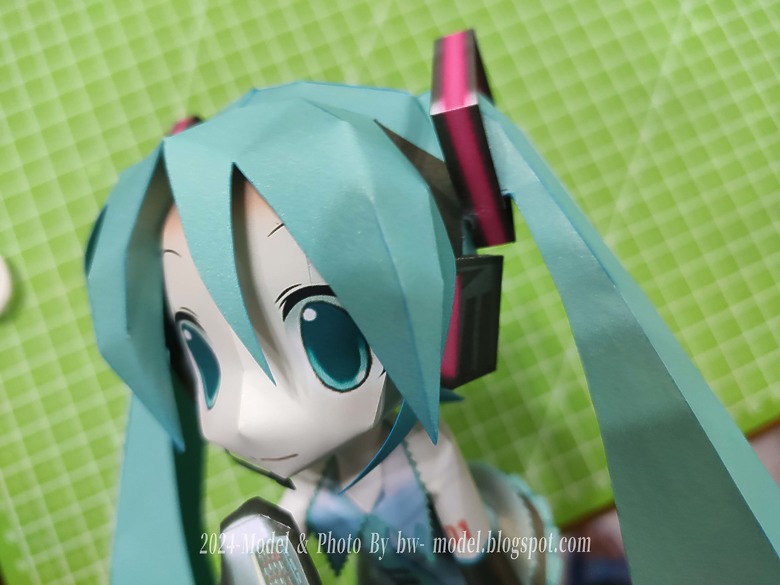 點我看大圖 VOCALOID 初音未來(Q版) 紙模型 製作
