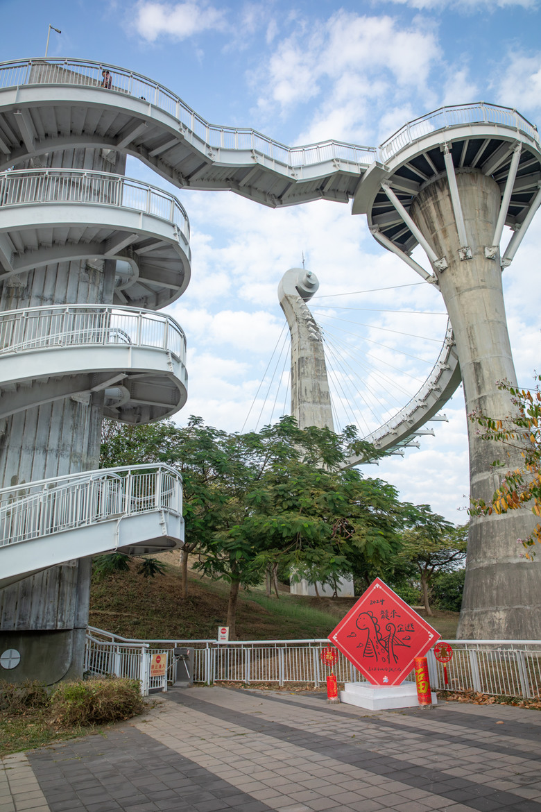 【小惡魔金龍踏春】高雄小崗山健行步道、崗山之眼天空廊道