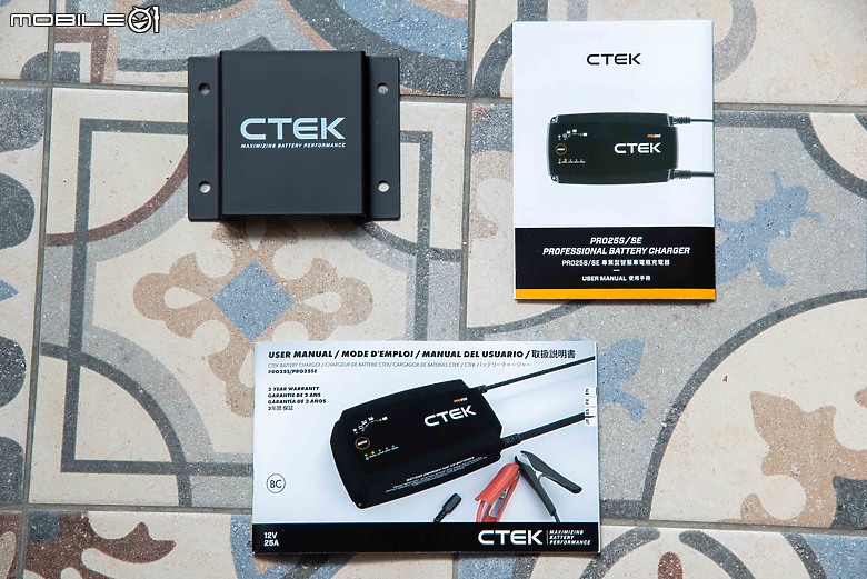 CTEK PRO25SE 智慧車用電瓶充電器開箱測試｜充電效率有感提升，定期使用方能發揮最大價值！