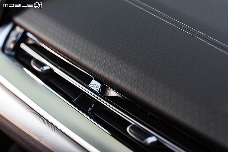 BMW iX2 xDrive30 葡萄牙試駕|重整旗鼓依舊叛逆,渾身電力再戰跑旅級距!