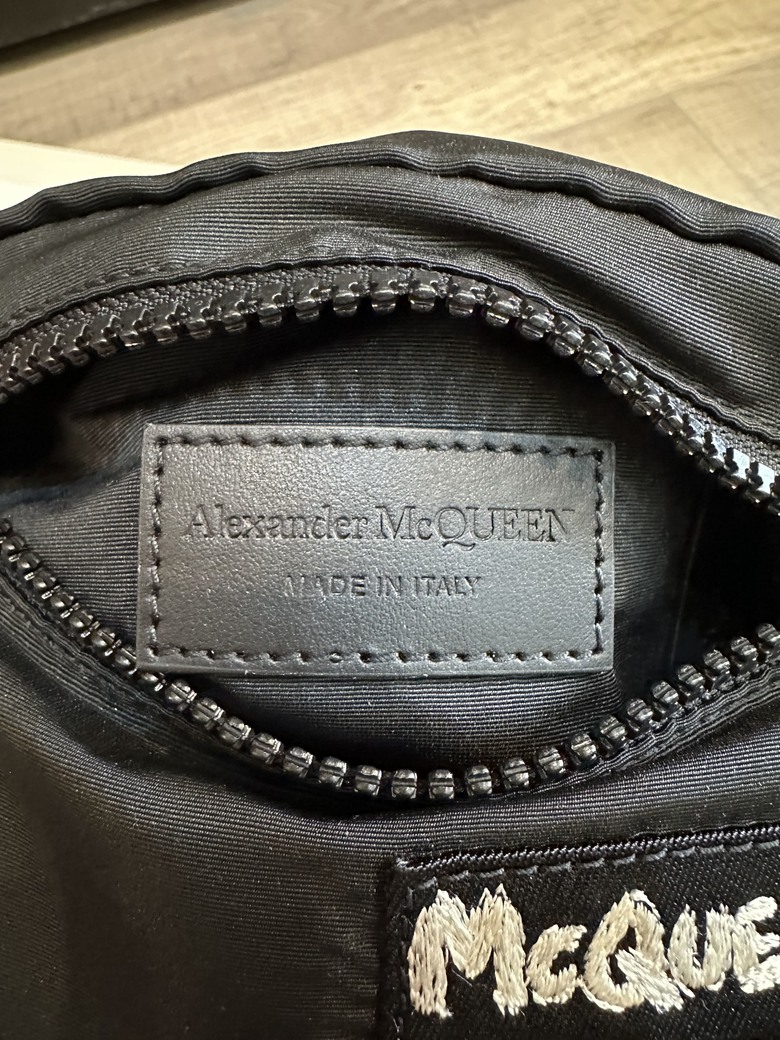 「開箱」 Alexander McQueen 零錢包 & VERSACE 副牌卡片夾