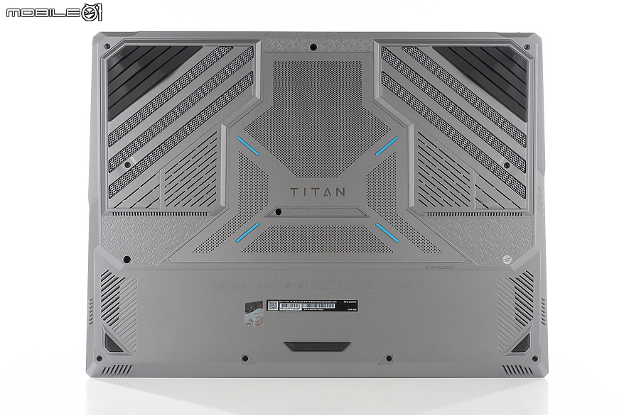 MSI Titan 18 HX A14V 測試報告｜穩坐龍魂電競的旗艦效能王座