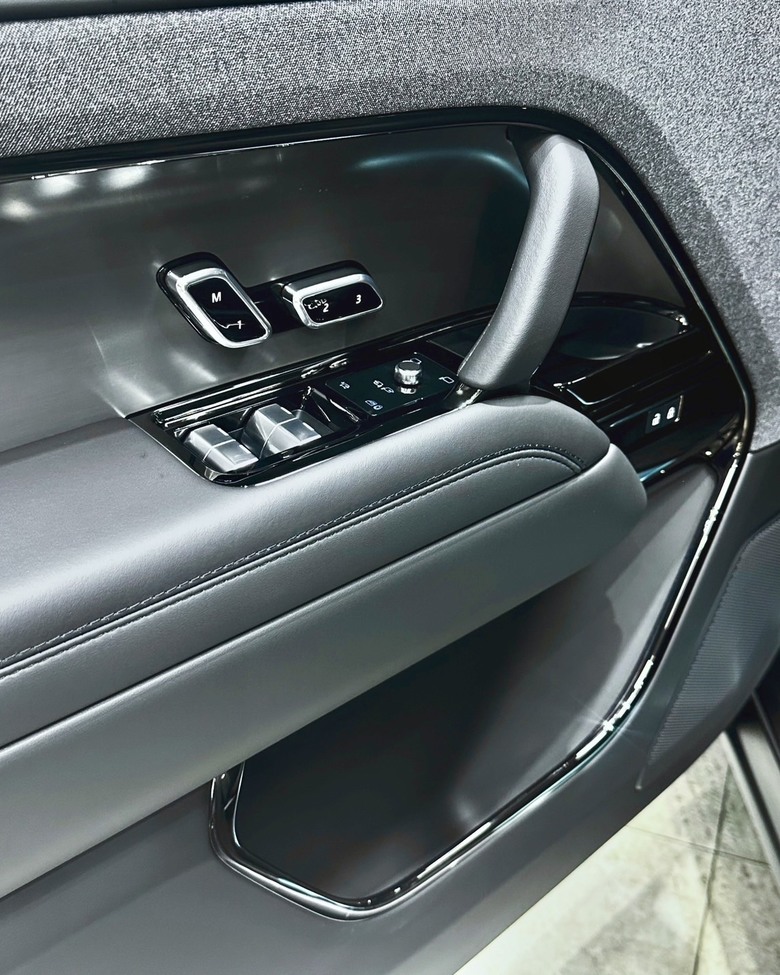 分享：2023年式 Range Rover Sport Dynamic P400