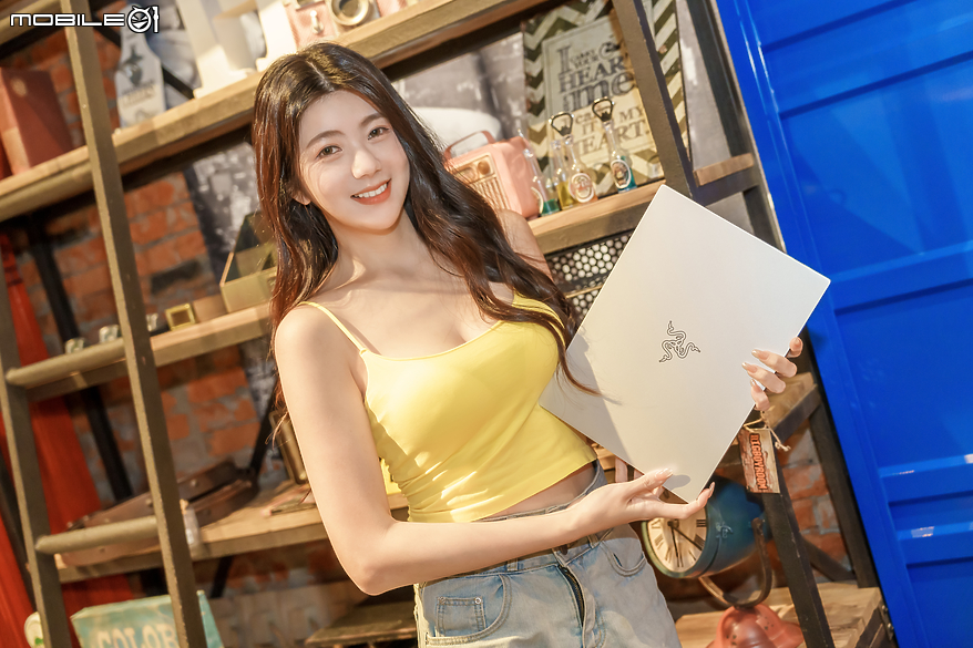點我看大圖 Razer Blade 14 Mercury Edition 2024 實測報告|自由切換玩家與創作者效能模式