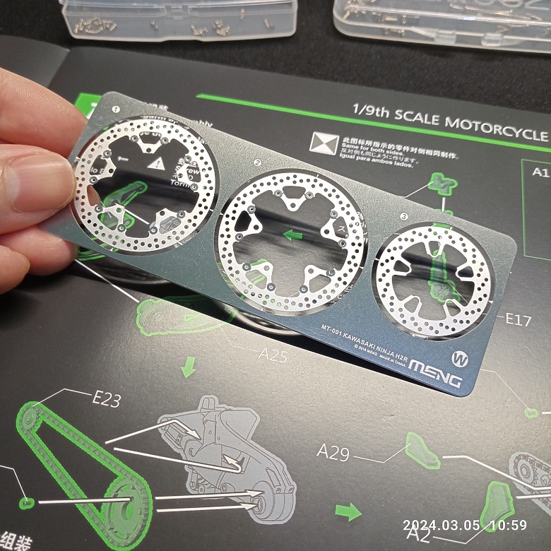 模型新手也能輕鬆組👌，MENG 1/9 KAWASAKI H2 悅色版 重機模型