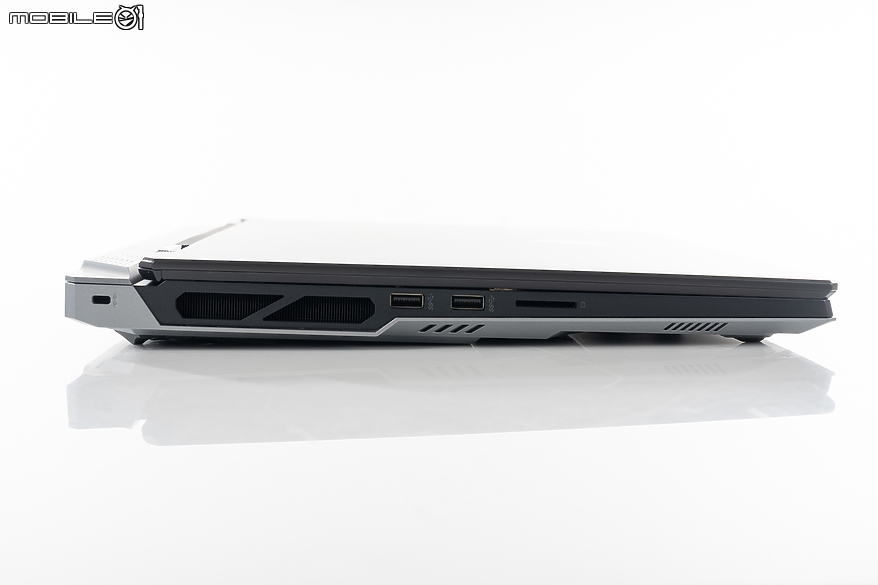 MSI Titan 18 HX A14V 測試報告｜穩坐龍魂電競的旗艦效能王座