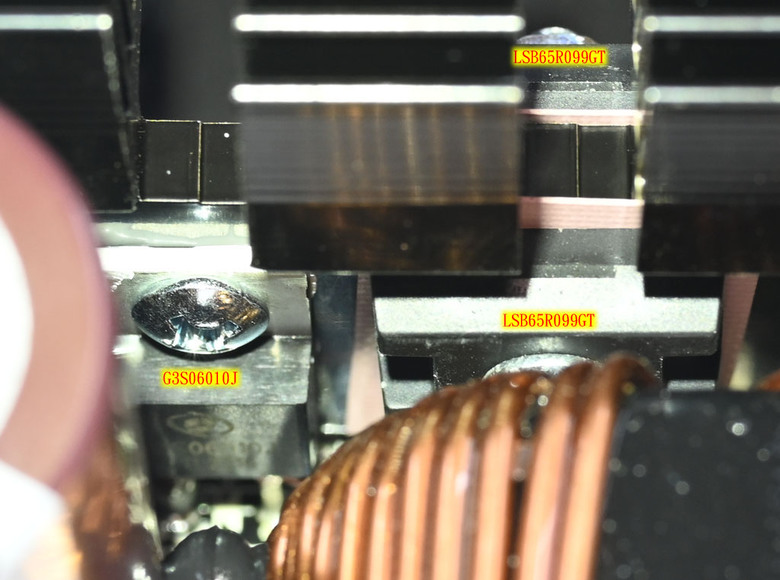 點我看大圖 thermaltake TOUGHPOWER GF A3 ATX 3.0 1050W金牌全模組化電源開箱