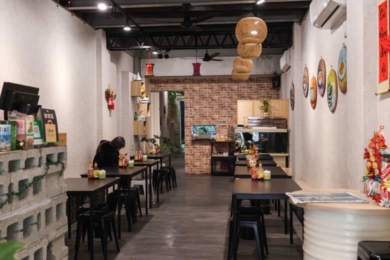 員林越南菜首選│正宗風味創意研發 「牛肉河粉」現點現沖！