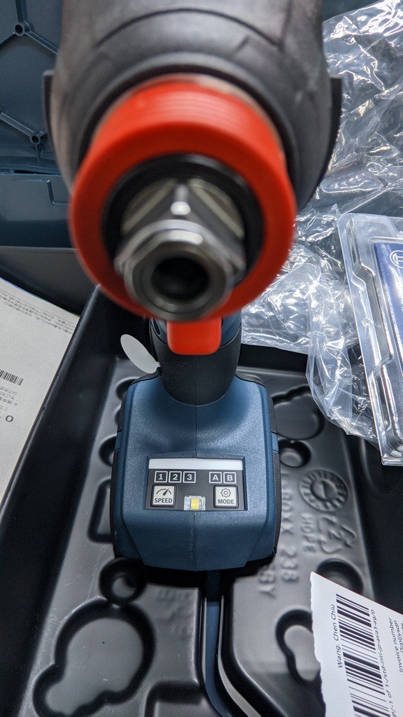 BOSCH GDX18V-210 C 電動板手