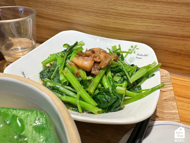 點我看大圖 高雄左營|王煮麵_龍華市場內文青麵店
