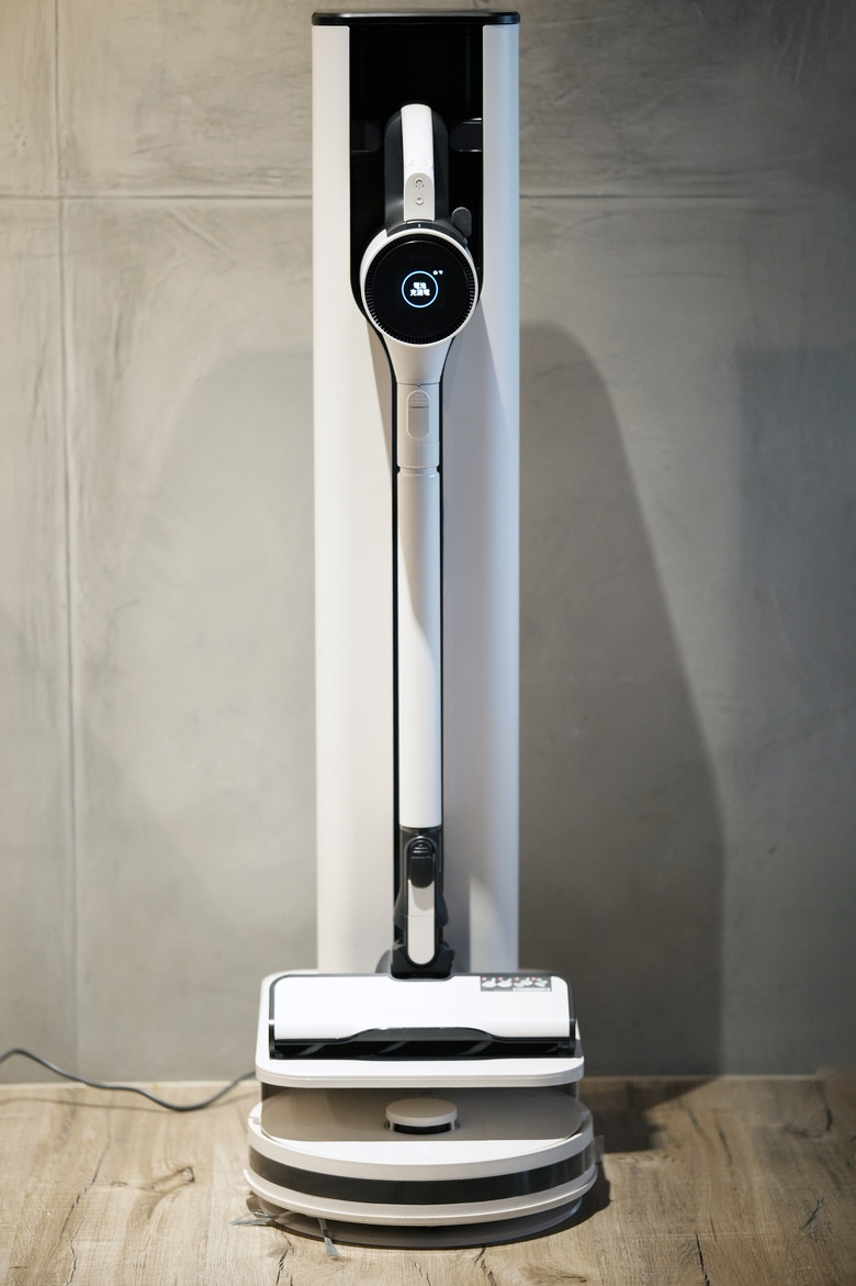 【實機上手】LG CordZero All-in-One Tower Combi 清空塔!雙機連動、自動除塵、更有效率!