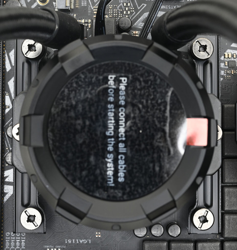 點我看大圖 ID-COOLING SL240一體式水冷散熱器開箱