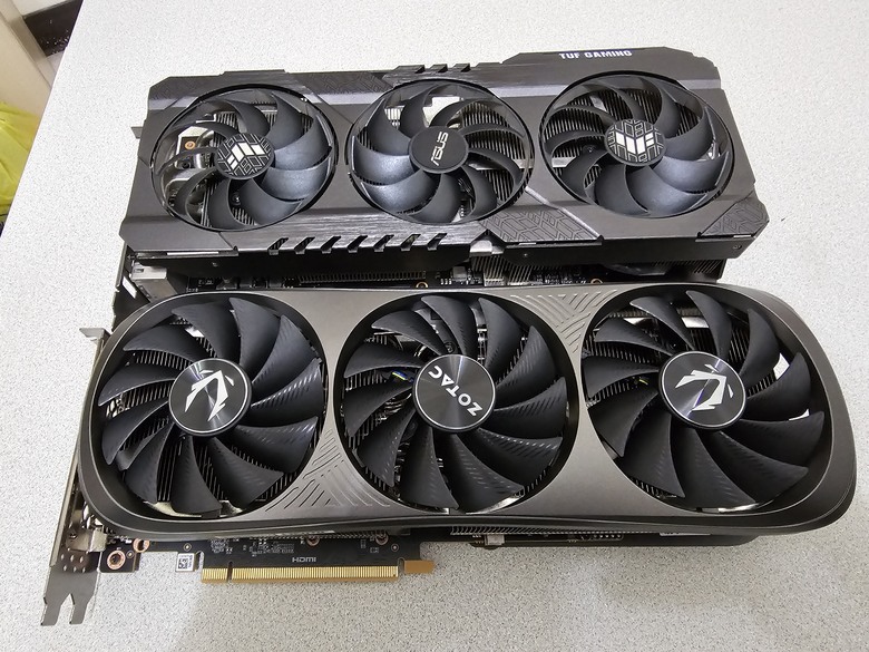 顯示卡不只玩遊戲，還能用AI來解答疑難雜症~ ZOTAC GAMING RTX4080 SUPER Trinity開箱及測試