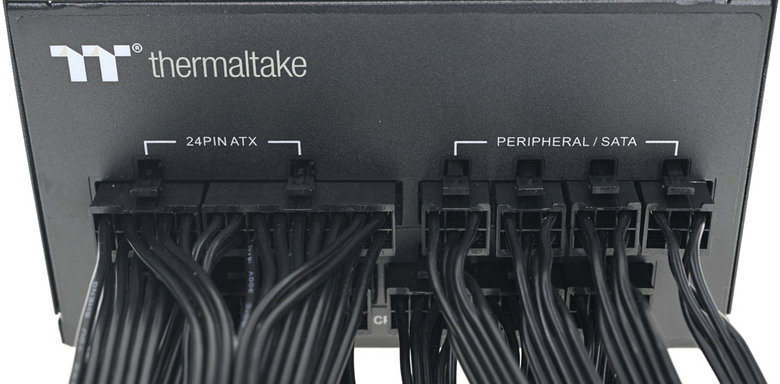 點我看大圖 thermaltake TOUGHPOWER GF A3 ATX 3.0 1050W金牌全模組化電源開箱