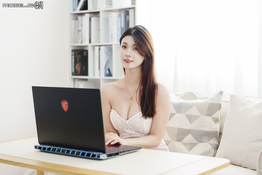 點我看大圖 MSI Titan 18 HX A14V 測試報告|穩坐龍魂電競的旗艦效能王座