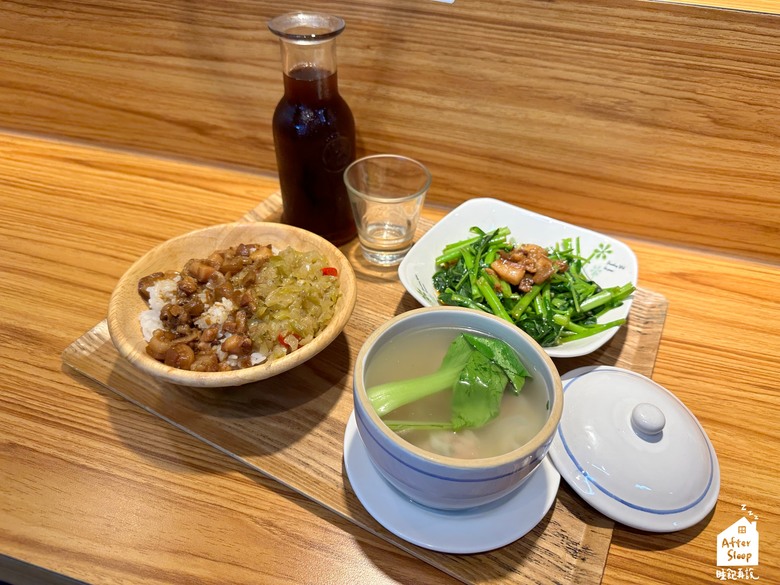 點我看大圖 高雄左營|王煮麵_龍華市場內文青麵店