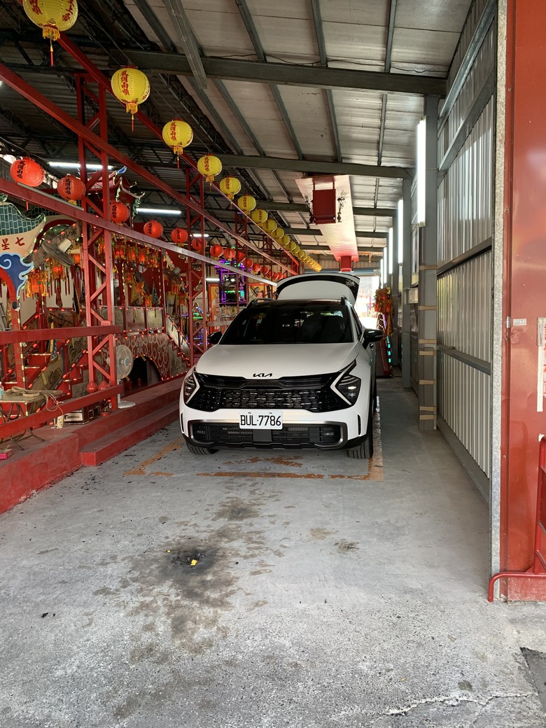 對韓國車真的很大的改觀,進步神速….Sportage終於交車啦!