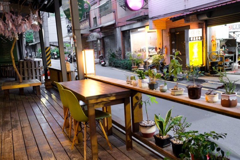 新北人氣日式定食│精心設計套餐營養美味 暖心裝潢如家一般