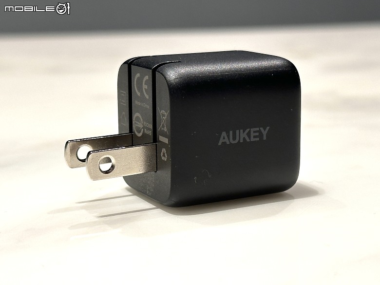 [束褲開箱] AUKEY Omnia II 第二代氮化鎵系列充電器、行動電源