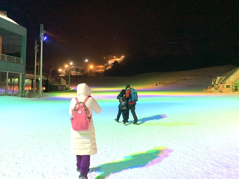 點我看大圖 <日本>2023全家人解封日本行~星野磐梯山滑雪 夜晚比白天更美