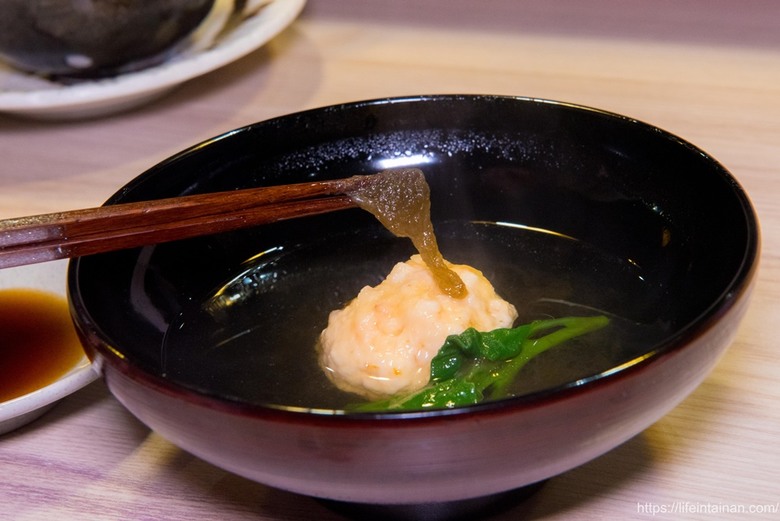 【臺南美食】台南預約制無菜單料理，坐在板前看料理長現場製作割烹料理，提供板前座位及包廂空間~鮨本味 - 南人幫