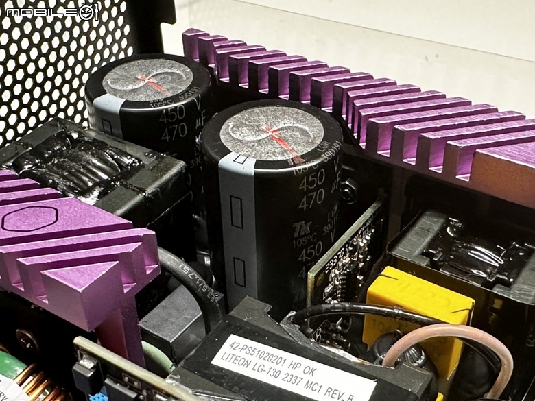 酷碼科技 GX III 1050 GOLD ATX 3.0電源