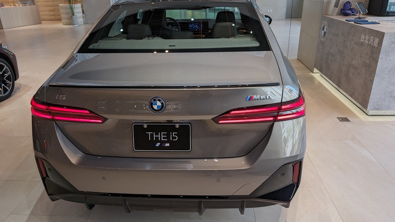 本來是來看Volvo的, 卻被BMW的純電系列靓車給吸引了~