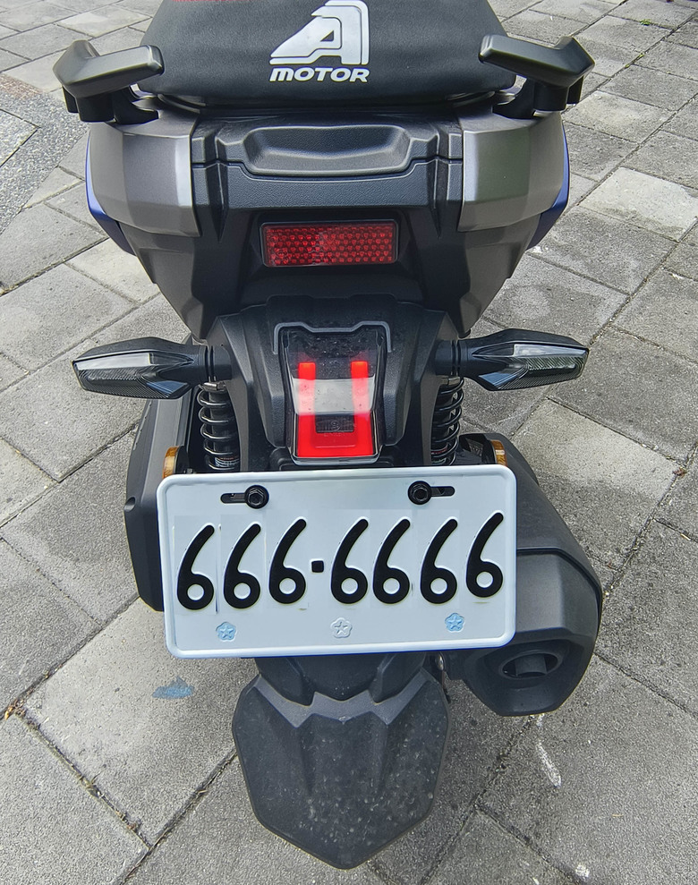 白牌身黃牌魂!Aeonmotor STR 250 ABS特仕版之簡單開箱分享